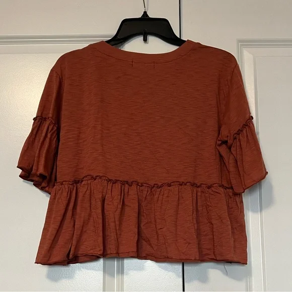 Rust colored ruffle shirt - Picture 2 of 3